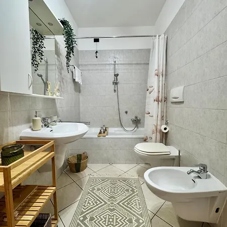Casa Lagobello, Piscina E Relax Sul Maggiore شقة
