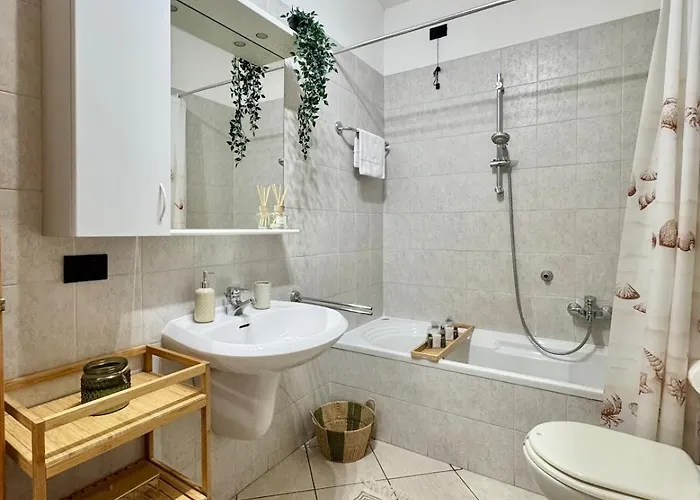 Casa Lagobello, Piscina E Relax Sul Maggiore 아파트