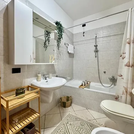 Casa Lagobello, Piscina E Relax Sul Maggiore Apartment